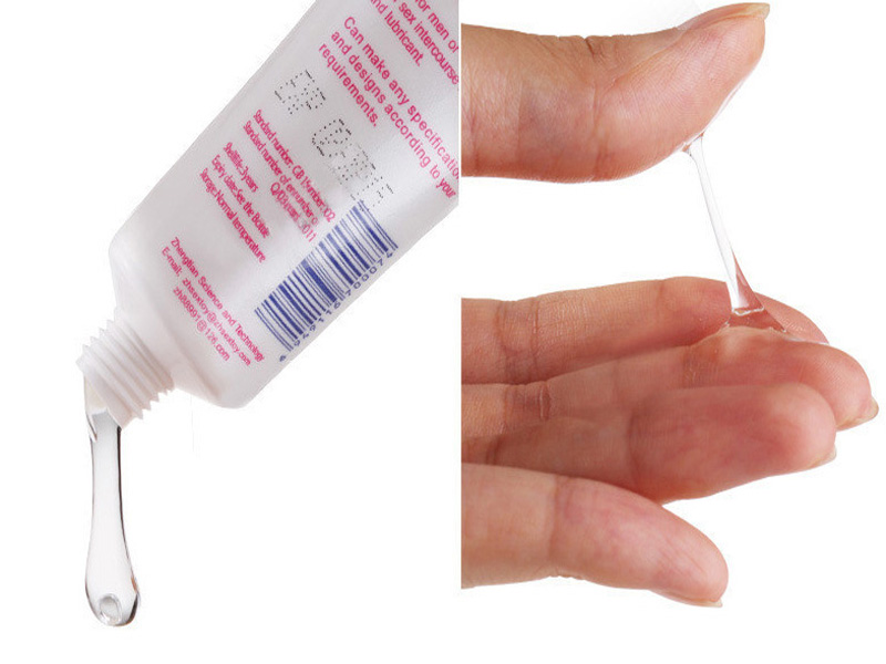 gel-boi-tron-love-kiss-huong-dau-100ml-2